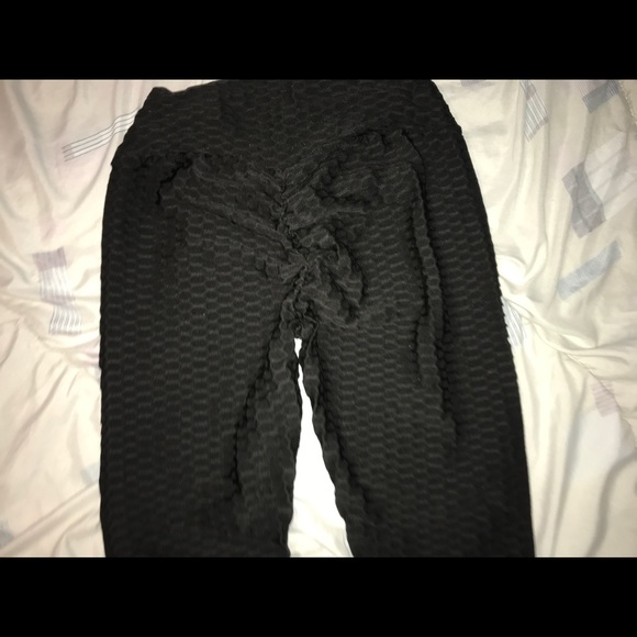 Two pairs of leggings (TIKTOK LEGGINGS) - Picture 4 of 6